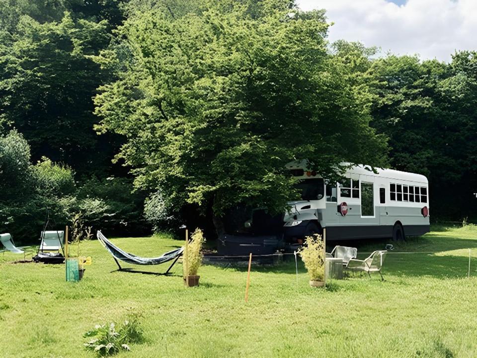 American School Bus Retreat With Hot Tub In Sussex Meadow Uckfield Exterior photo